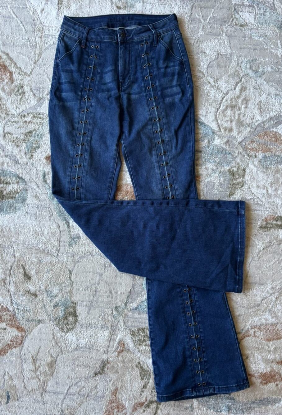 Idyllwind by Miranda Lambert Mid-rise Flare Jeans – Size 6W X 34L Tall